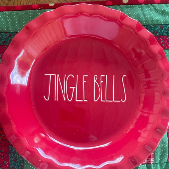 Rae Dunn Christmas set of Pie Dishes - Picture 3 of 6